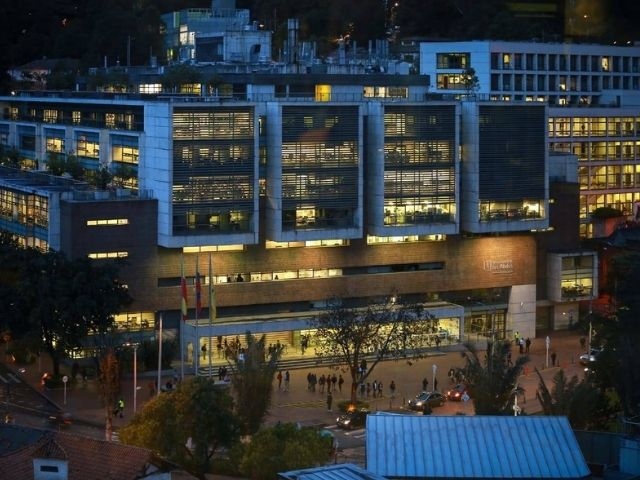 Universidades de los Andes y Javeriana bajarán el precio de sus matriculas - Google