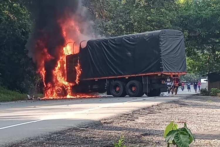 Reportan la quema de vehículos en el Bajo Cauca - Cortesía