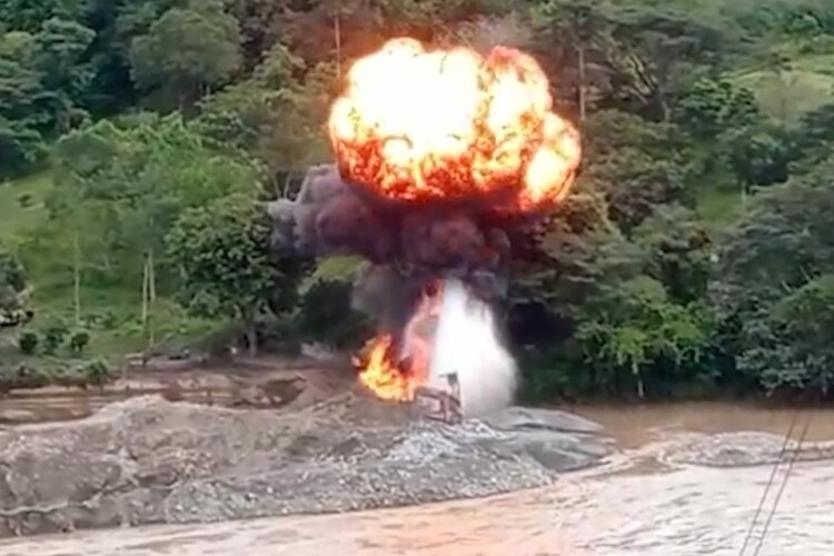 Ofensiva contra la minería ilegal en el Bajo Cauca - Captura de video