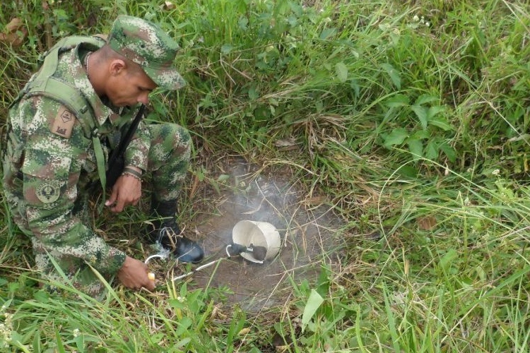 Ejército destruyó minas antipersona en Chocó - Google