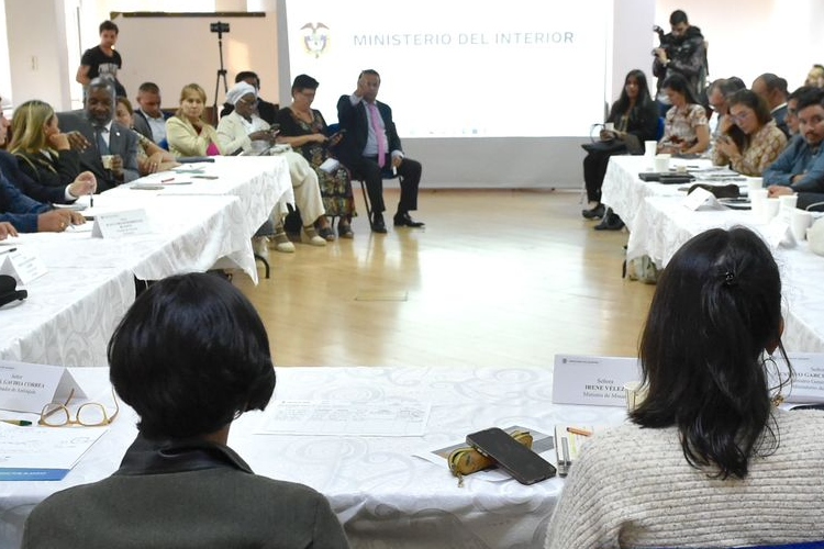 Gobierno y alcaldes llegan a acuerdo para analizar problemática del Bajo Cauca - Cortesía