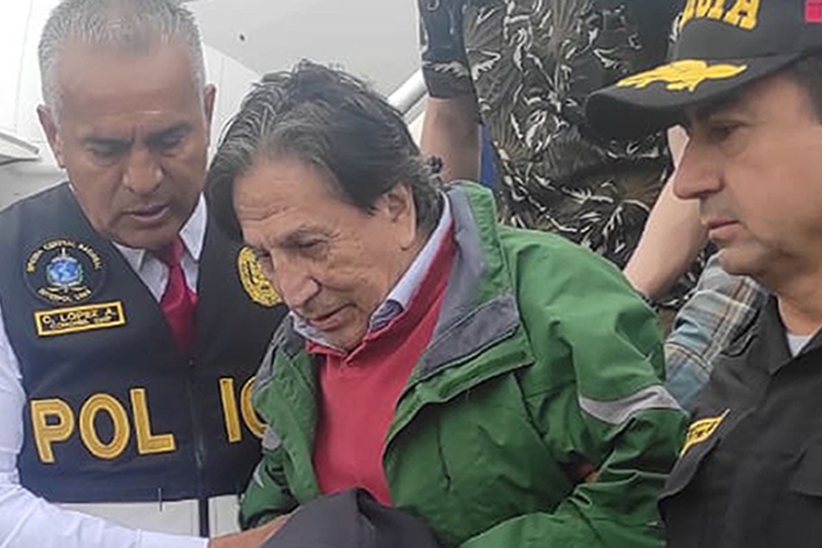 Alejandro Toledo llegó a Perú - Redes Sociales