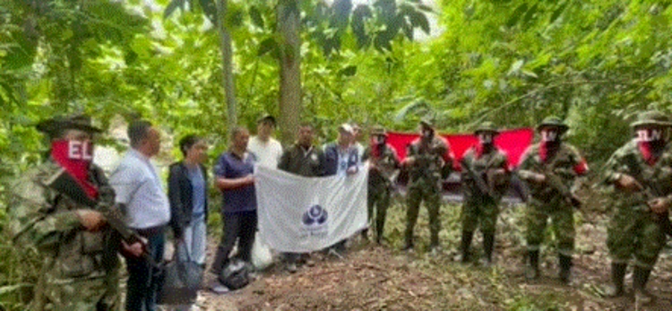 La guerrilla del ELN dejó en libertad a los 5 funcionarios de la Alcaldía de Santa Rosa del Sur, Bolívar.