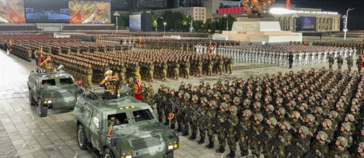 Kim Jong presidido el desfile militar en Corea del Sur, twitter.