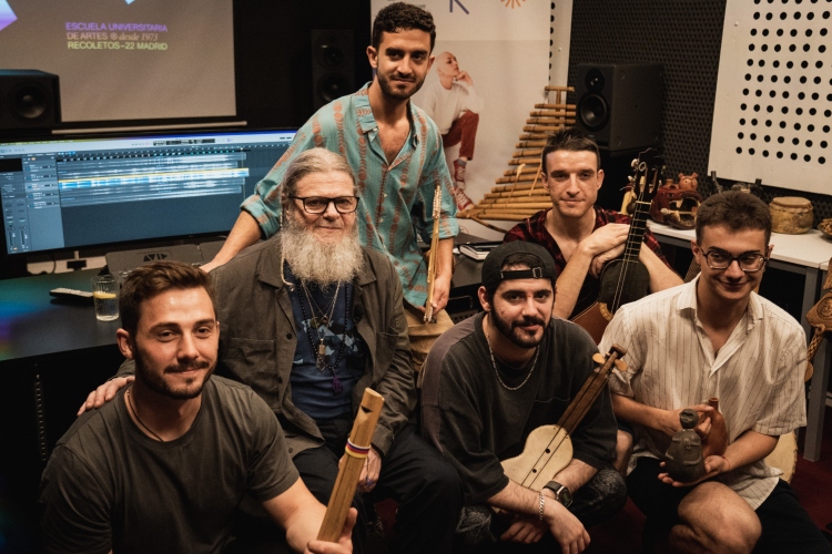 Gustavo Santaolalla colabora con el proyecto ‘Inteligencia Musical’