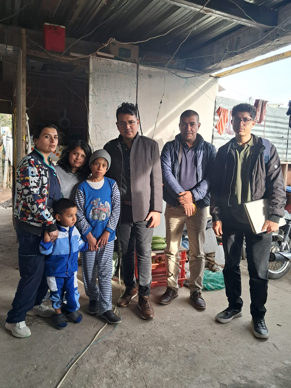 En la imagen aparecen Milena Acosta, María Fernanda Tutistar Acosta, Johan Tutistar Acosta, Daniel Tutistar Acosta, Marco Miranda, Diego España y Diego España.