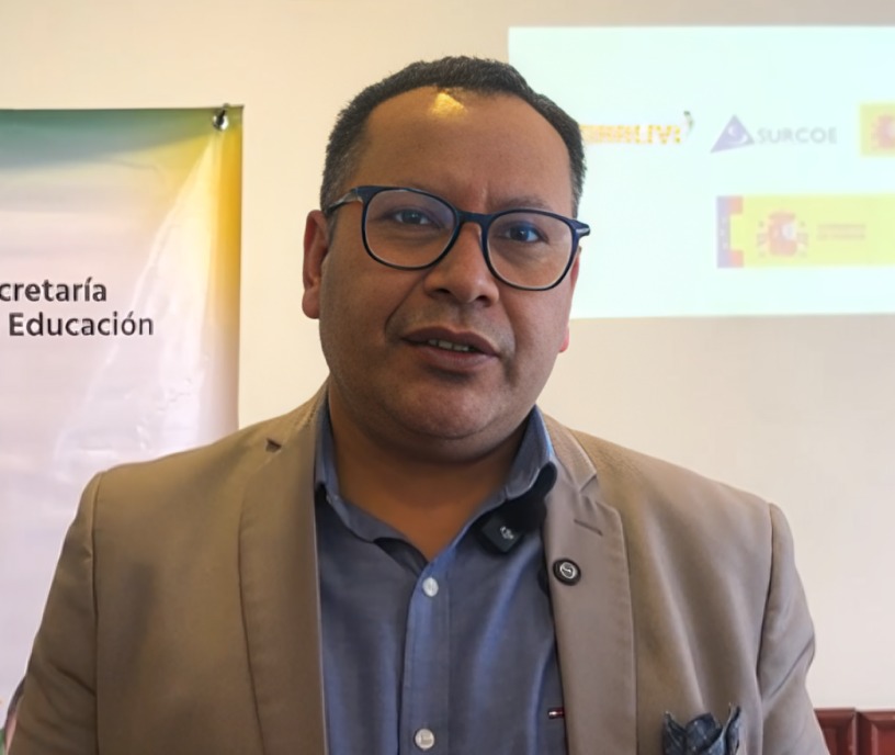 Adrián Zeballosf, secretario.