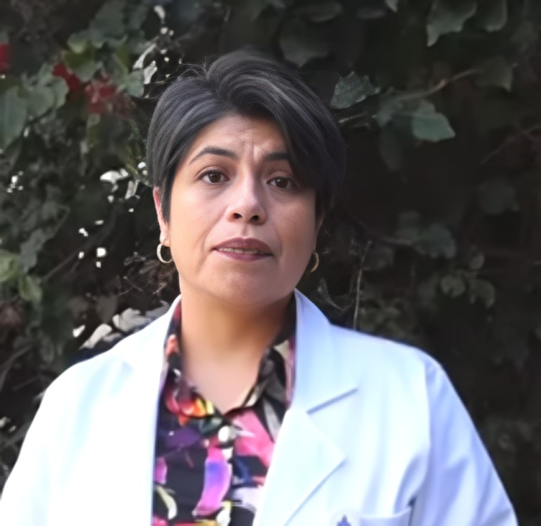 Yamile Devia, directora.