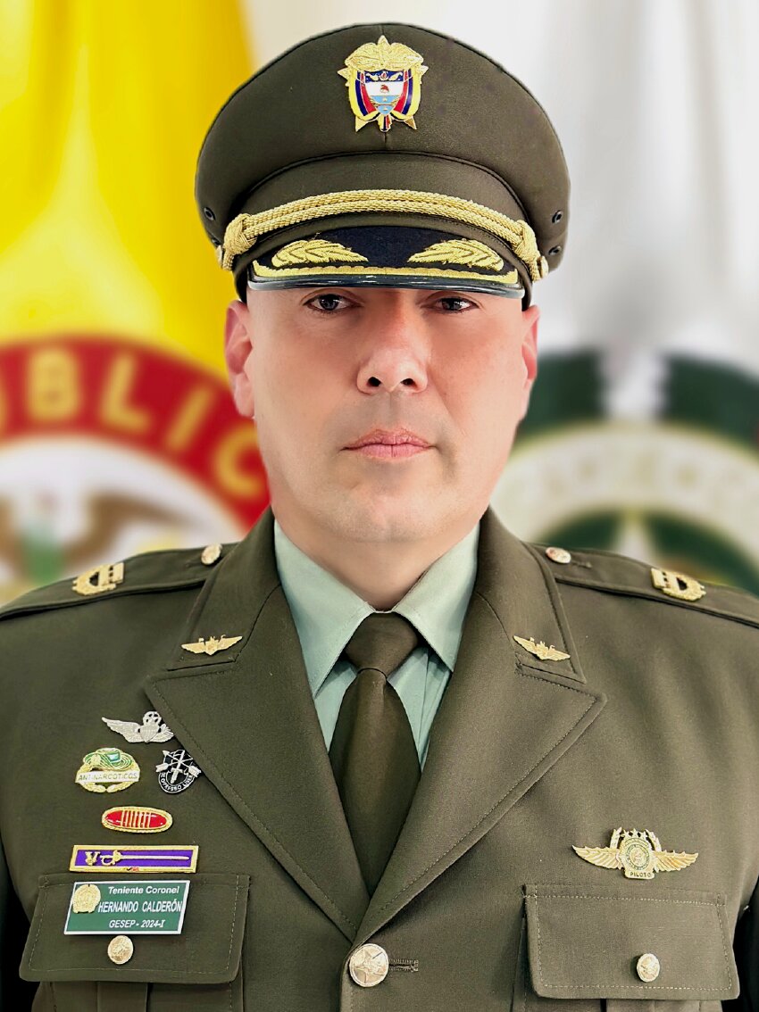 Hernando Calderón, comandante.