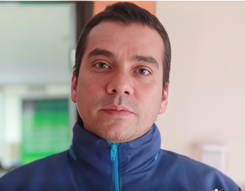 Gabriel Urbano, asesor.