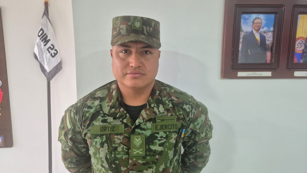 Segundo Ortiz, comandante (e).