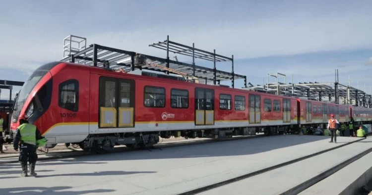 El primer tren del Metro de Bogotá ya está ensamblado y así luce