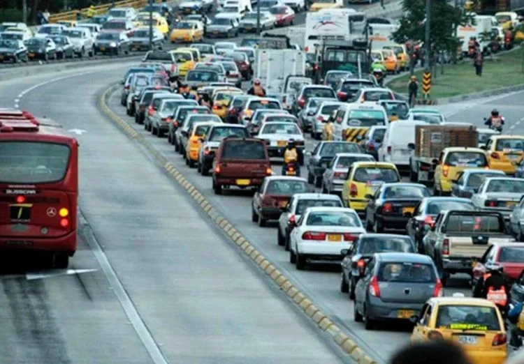 Jornada Crítica en Bogotá_ Movilidad Afectada por Protestas y Obras Viales