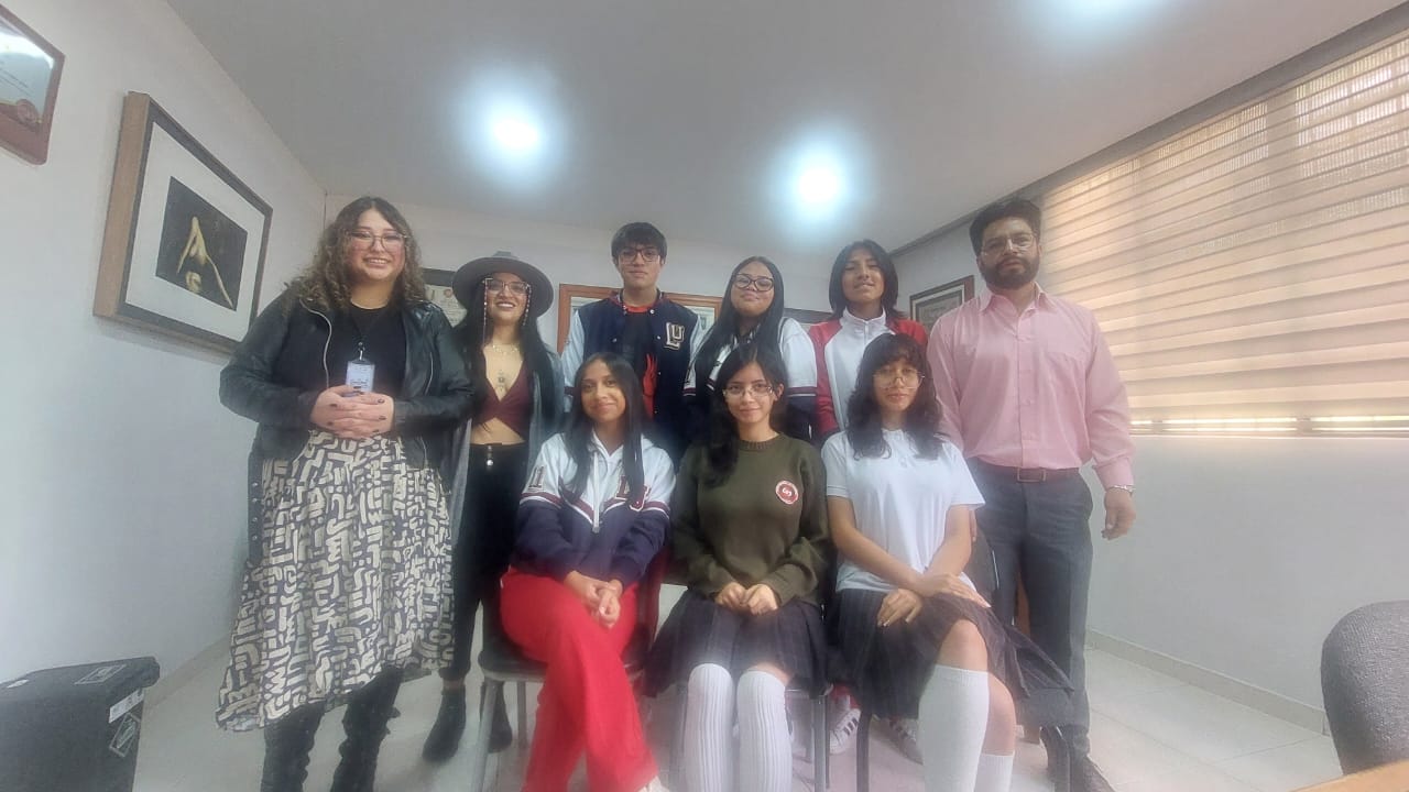 En la parte superior (de izquierda a derecha): Leidy Moreno, Lucero Rivas, Daniel Alejandro Solarte, Lina Játiva Campillo, Miguel Ángel Arciniegas y Germán Rosales Arteaga. En la parte inferior (de izquierda a derecha): Emily Alicia Hernández, Karen Juliana Delgado y Eva Luciana Delgado.