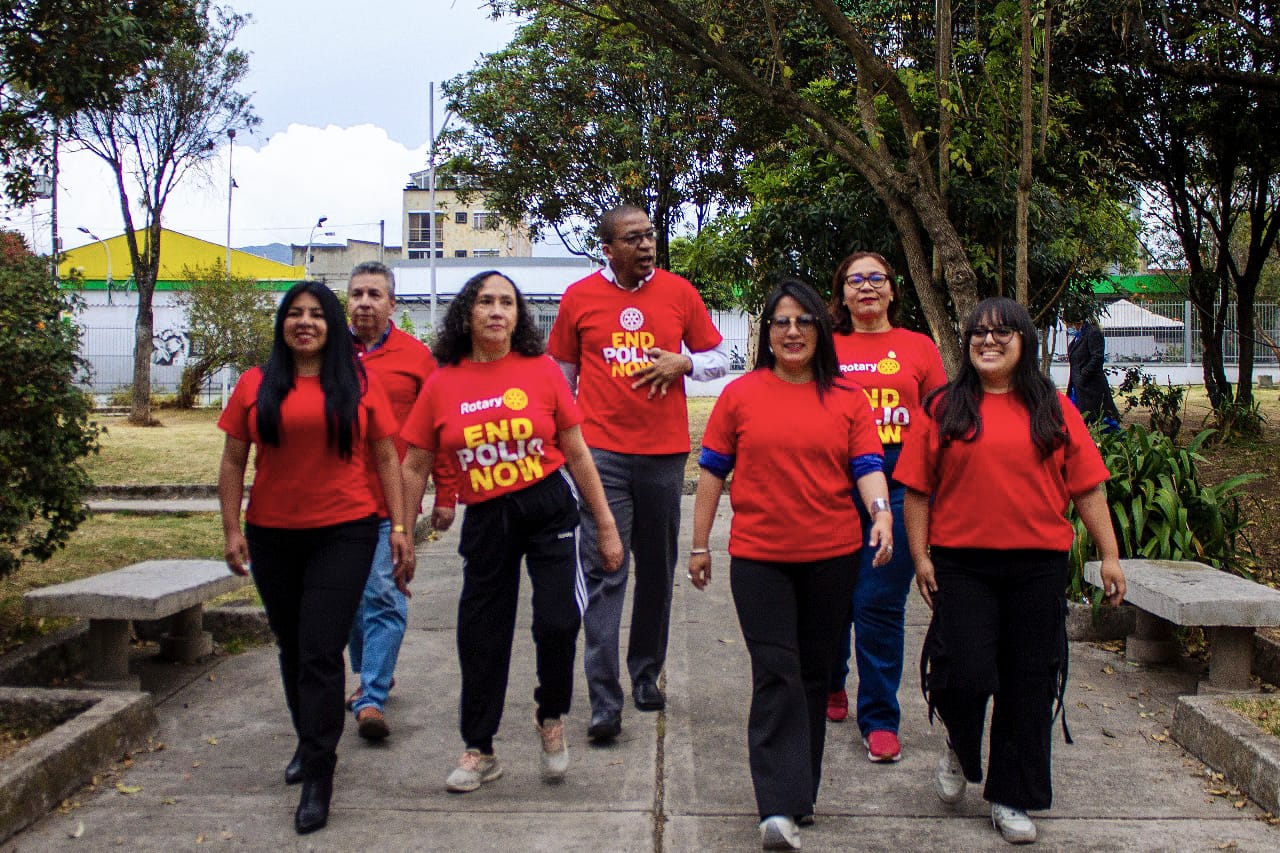 En la imagen, de izquierda a derecha: Deyanira Pecillo, Iván Erazo, Susana Bulla Erazo, Iván Banguera, Paola Andrea Navia (Club Rotario Conexión Colombia, Distrito 4281), Lenny Viviana Mora (Club Rotario Pasto Ciudad Sorpresa) y Andrea Camila Burgos (Club Rotaract Pasto).