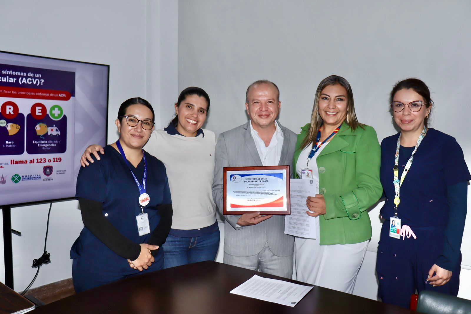 En la imagen: Marian Morillo, Vanessa Rivera, Antonio Veira, Mary Luz Castillo y Ángela Villareal, protagonistas de la puesta en marcha de este histórico avance en salud para Pasto.