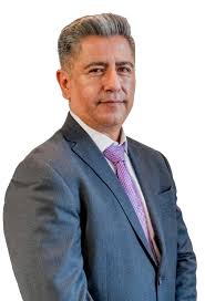 John González, director.
