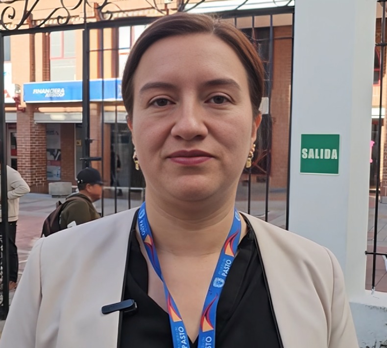 Emilsen Narváez, funcionaria.