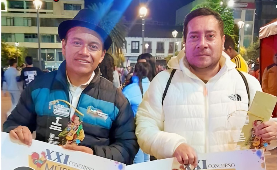 En la imagen, Nelson Genoy y Harrison España, ganadores de la Gran Final del XXI Concurso de Música Campesina ‘Canto del Sur: Eco de Tradiciones’.