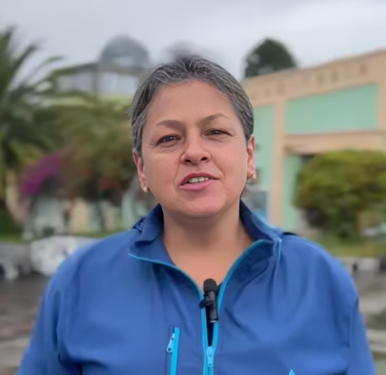 Mónica Silva, profesional.