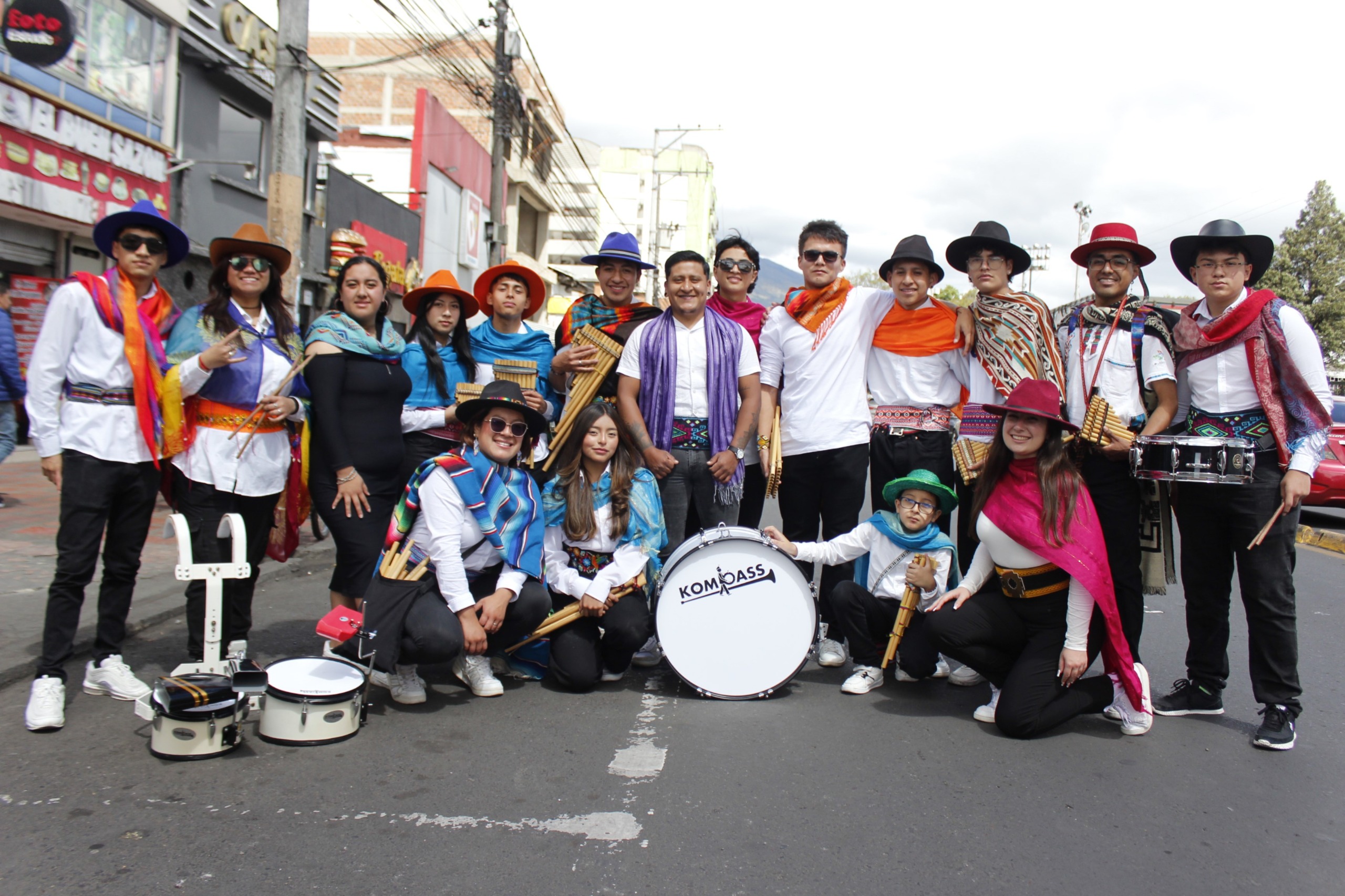 Participan Santiago Legarda, Paula Argote, Sofía Iles, Daniel Pantoja, Diego Rodríguez, Karen Pascual, Sebastián Duarte, Iván Burbano, Madelyn Coral, Luis Rosero, Daniel Posos, Manuel Corcho, Santiago Moncayo, Valentina Díaz, Hana Hache Sebastián Chávez y Juan Gavilanes.