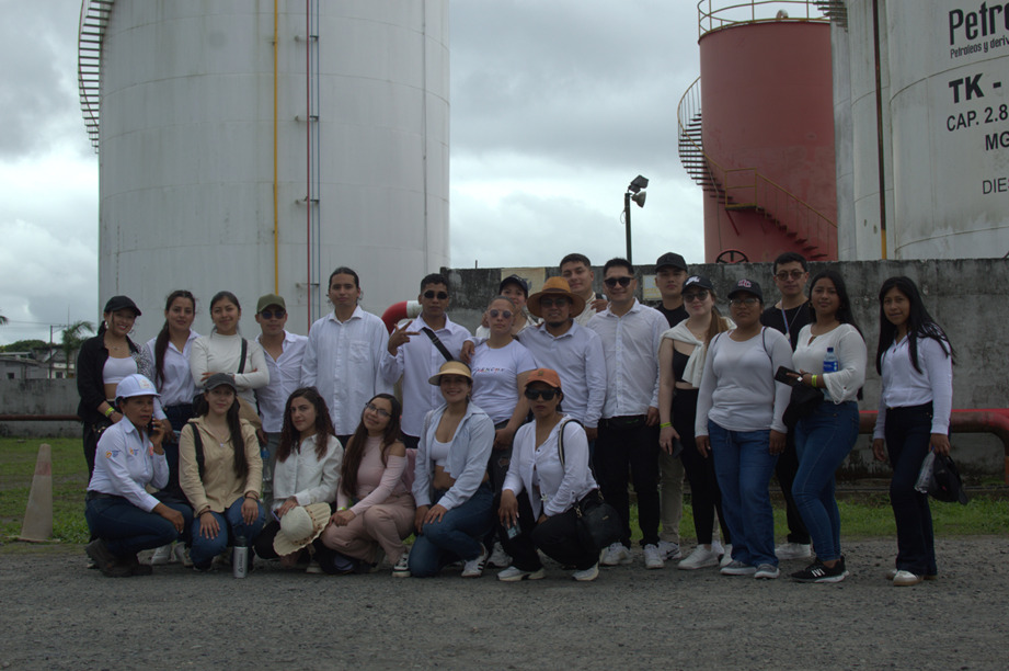 En la imagen: Neiret Botina, Jimmy Ortega, Jeferson Figueroa, Juan Juajibioy, Yeris Macías, María Gamboa, Indi Jacanamejoy, Carlos Muriel, Davis Lucero, Henry Imbachi, Diana Rosero, Cristian Yandun, David Chicaiza, Marybell Ceballos, Diana Jacanamejoy, Mafer Riascos, Leidy Mutumbajoy, Eliana Acevedo, Audrey Guerrero, Ziomara Coral, María Arévalo, Anyela Esparza y Ayda Tarapuez.