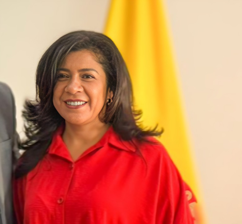 Sandra Pérez, secretaria.