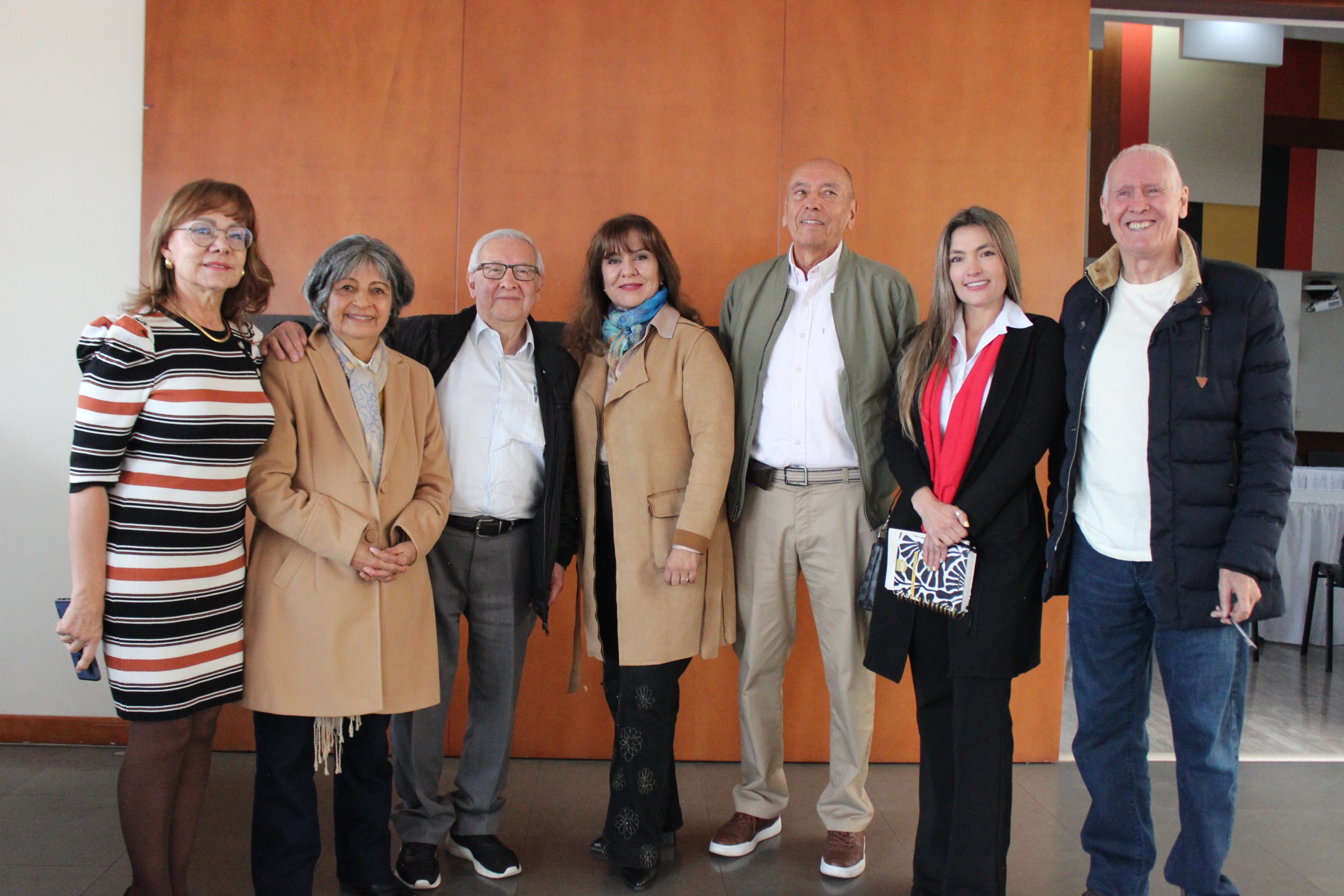 Yolanda Palacios, Leonor Martínez, Rene Ordoñez, Gisella Checa, Hernando Calvache, Lorena Caicedo y Carlos Santamaria, integrantes del colectivo Carnaval Sin Talco en Pasto. Labor que busca proteger la salud pública y salvaguardar la esencia del Carnaval de Negros y Blancos.