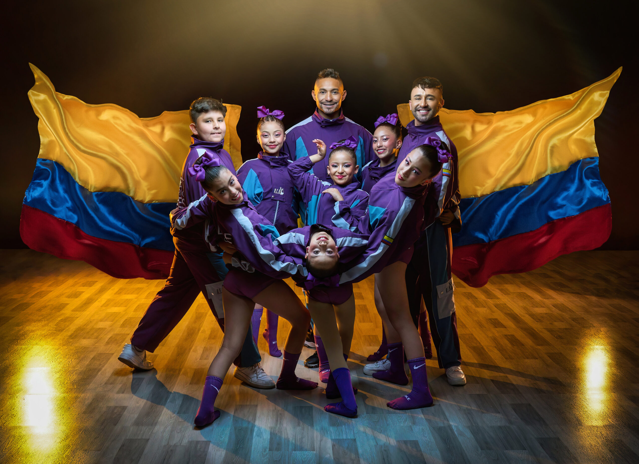 Emmanuell Narváez, Shara Constain, Jairo Montero, Alison Reveló, Jonathan Salazar, Anthonella Bastidas, Juliana Ortega, Emilia Guerrero y Abigail Álvarez, integran el grupo Ballet Folklórico Raíces.