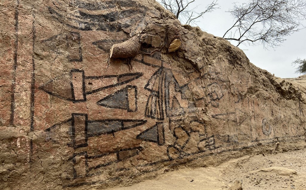 Un tesoro milenario al descubierto investigadores han identificado un mural prehispánico de más de 3.000 años de antigüedad