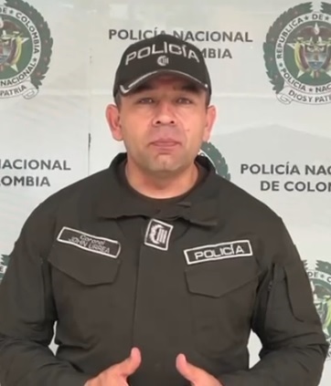 John Urrea, comandante.