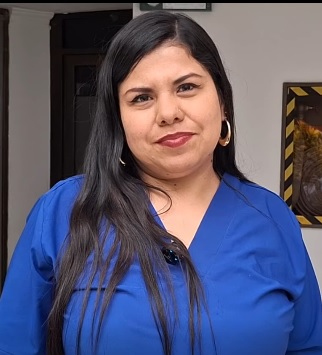 Ángela Ortega, conserje.