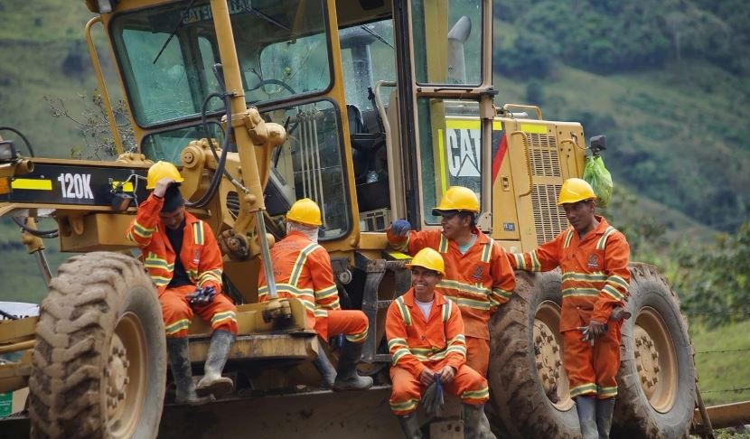 Fondo Paz y ENTerritorio entregan 1.597 metros de caminos rurales en Nariño