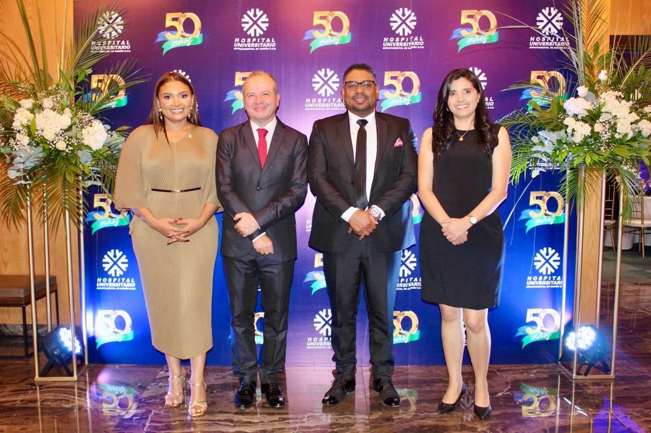 En la imagen aparecen la asesora de Planeación, Patricia Salcedo; el gerente, Antonio Veira; el subgerente financiero, Germán Cifuentes; y la subgerente de Prestación de Servicios, Vanessa Rivera.