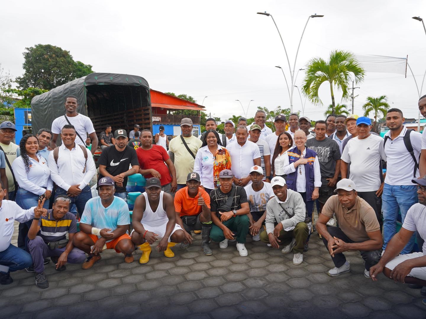 En la imagen aparecen Gerardo Salcedo, Eris Castillo, Andrés Castillo, Andrés Rosero, Juan Sevillano, Jader Preciado, Francisco Congolino, Augusto Barreiro, Eliseo Solís, Jesús Arrieta, Jesús Valencia, Gustavo Montaño, Elio Pineda, Harri Ortiz, William Cabezas, Segundo Dimas, Vicente Castillo, Luis Castro, Plácido Beltrán, Elime Palma, Martín Rosero, Yul Quiñonez, Javier Quiñonez, Kestember Caicedo, Miguel Cuabu, José Benavides, José Caicedo y Jaime Palmas.