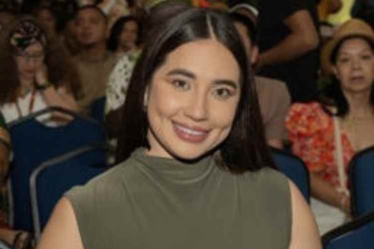 Karen Pineda, alcaldesa.
