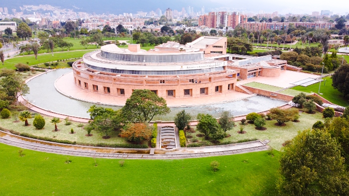 Turismo- Bogotá- Parque Simón Bolívar- monumento Umbral- El Polígono - Bienal Internacional de Arte y Ciudad BOG27-