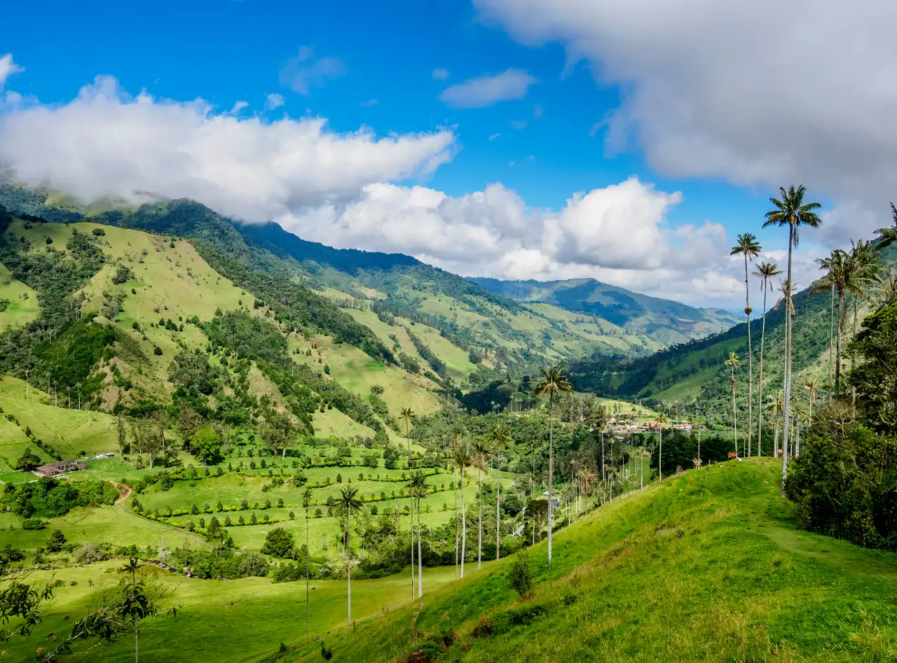 El pequeño pueblo del Eje Cafetero: paisajes y aventura en 2026 se encuentra un pequeño pueblo que ha ganado reconocimiento.