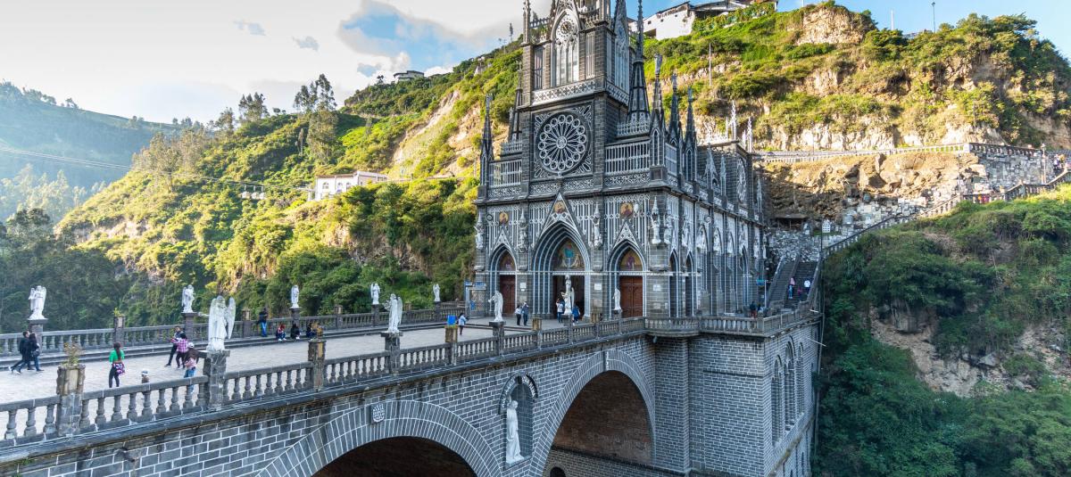 La celebración de la Semana Santa en 2026 dinamiza la economía colombiana y confirma su papel como una de las temporadas más importantes del año. Durante estos días, el país experimenta un aumento significativo en el turismo, el comercio y la movilidad, generando ingresos clave para múltiples sectores.