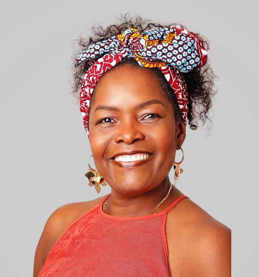 Silena Dájome, secretaria.