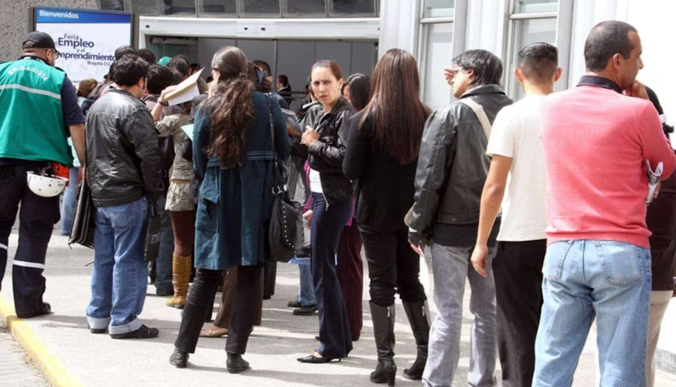 Aumento del salario mínimo de 2026 preocupa a empresarios por posible impacto en la generación de empleo