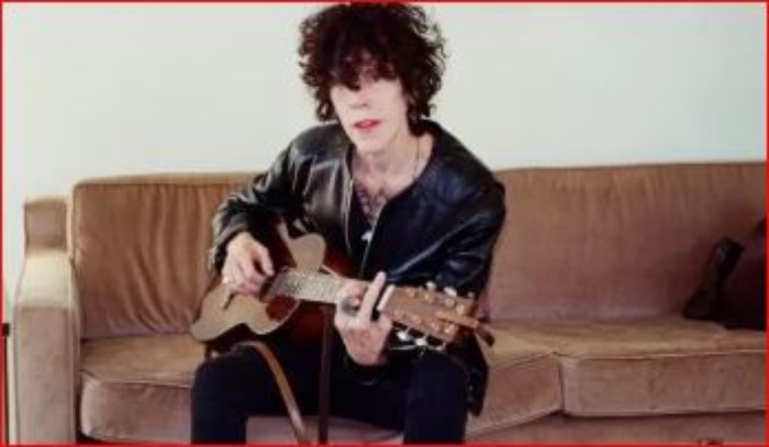 LP abre una nueva etapa y presentó ‘Love Is All I Have’, del ocatvo álbum de estudio
