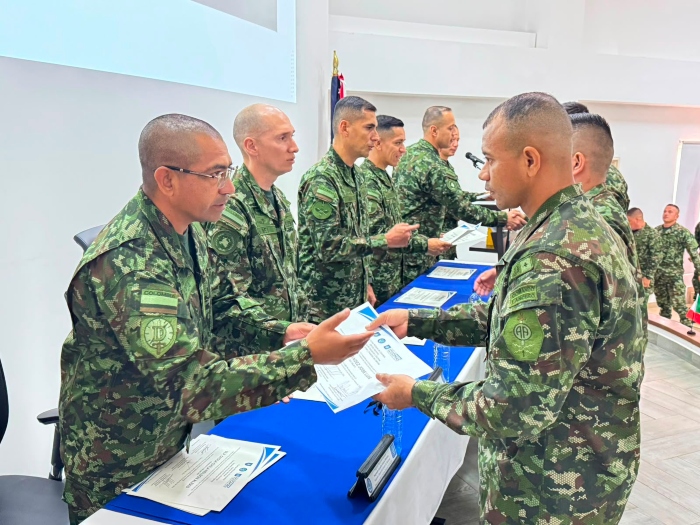 91 militares del Ejército terminaron con éxito el Curso Pre Intermedio OTAN de Inglés