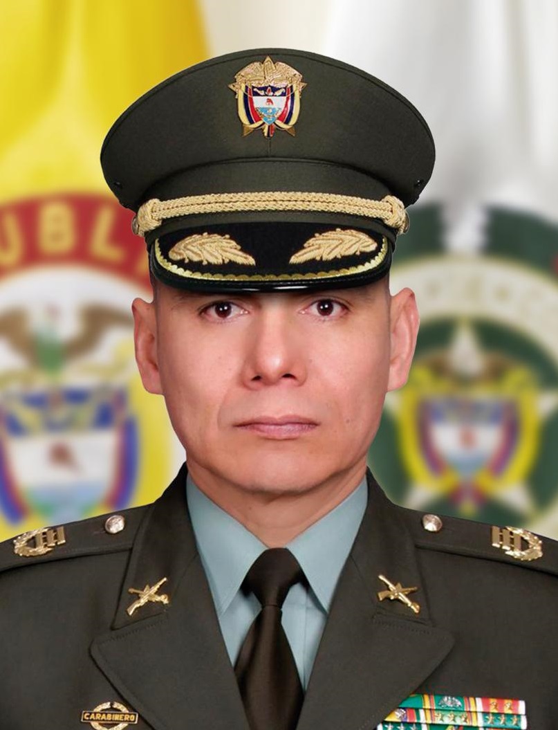 Billy Lizarazo, comandante.