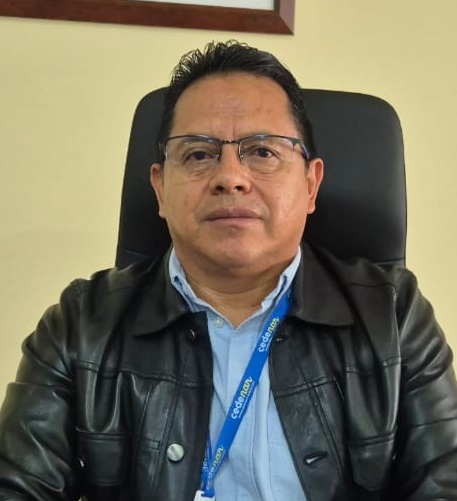 Pedro Acosta, gerente.