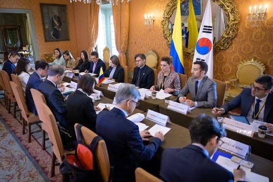 Colombia busca fortalecer relaciones internacionales