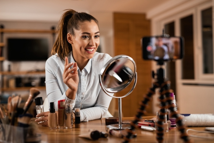 ¿Llegó el fin del marketing de influencers? Las marcas toman el control de su contenido