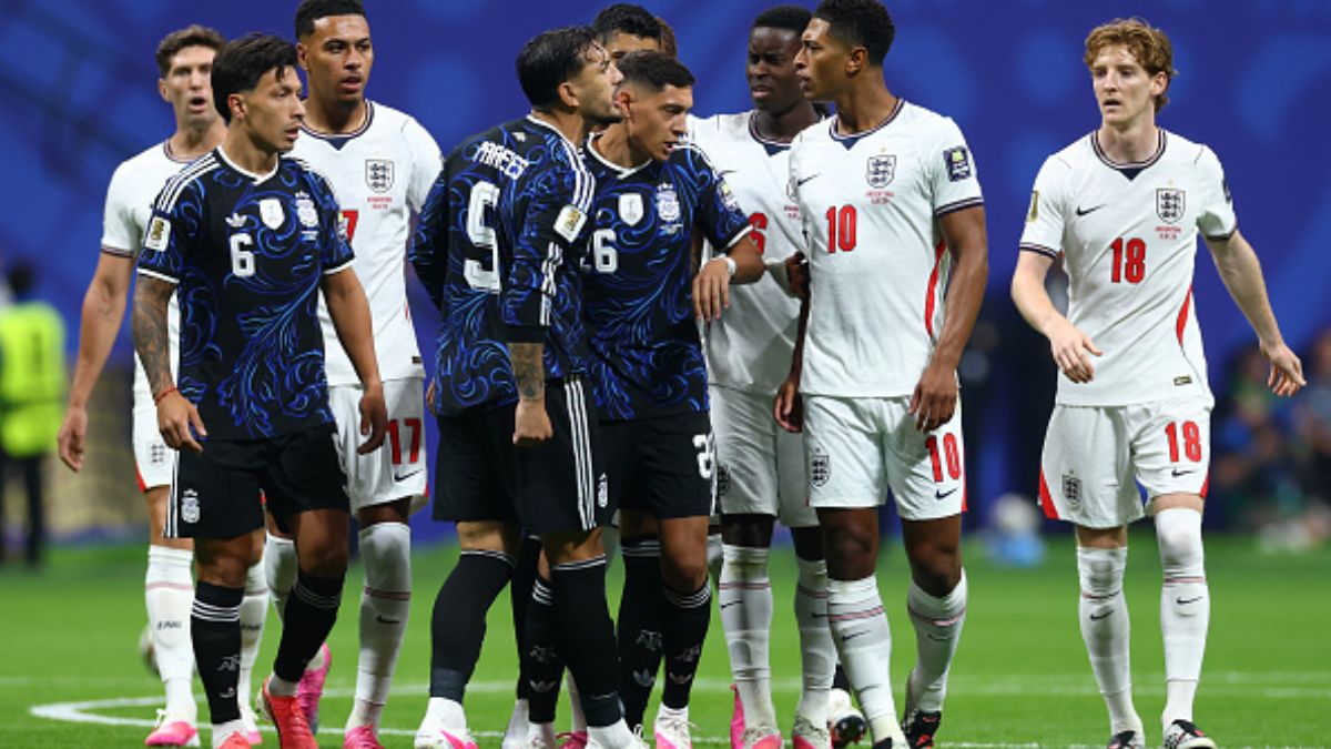 Bellingham golpeó a jugador argentino tras eliminación de Inglaterra del mundial