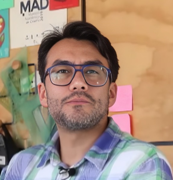 Danilo Calvache, docente.