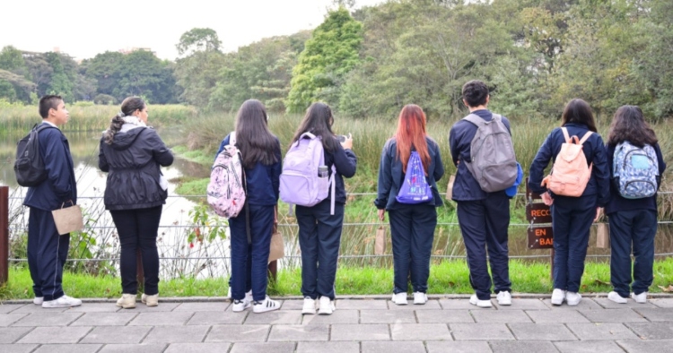 Alrededor de 80 colegios oficiales de Bogotá transforman la enseñanza científica